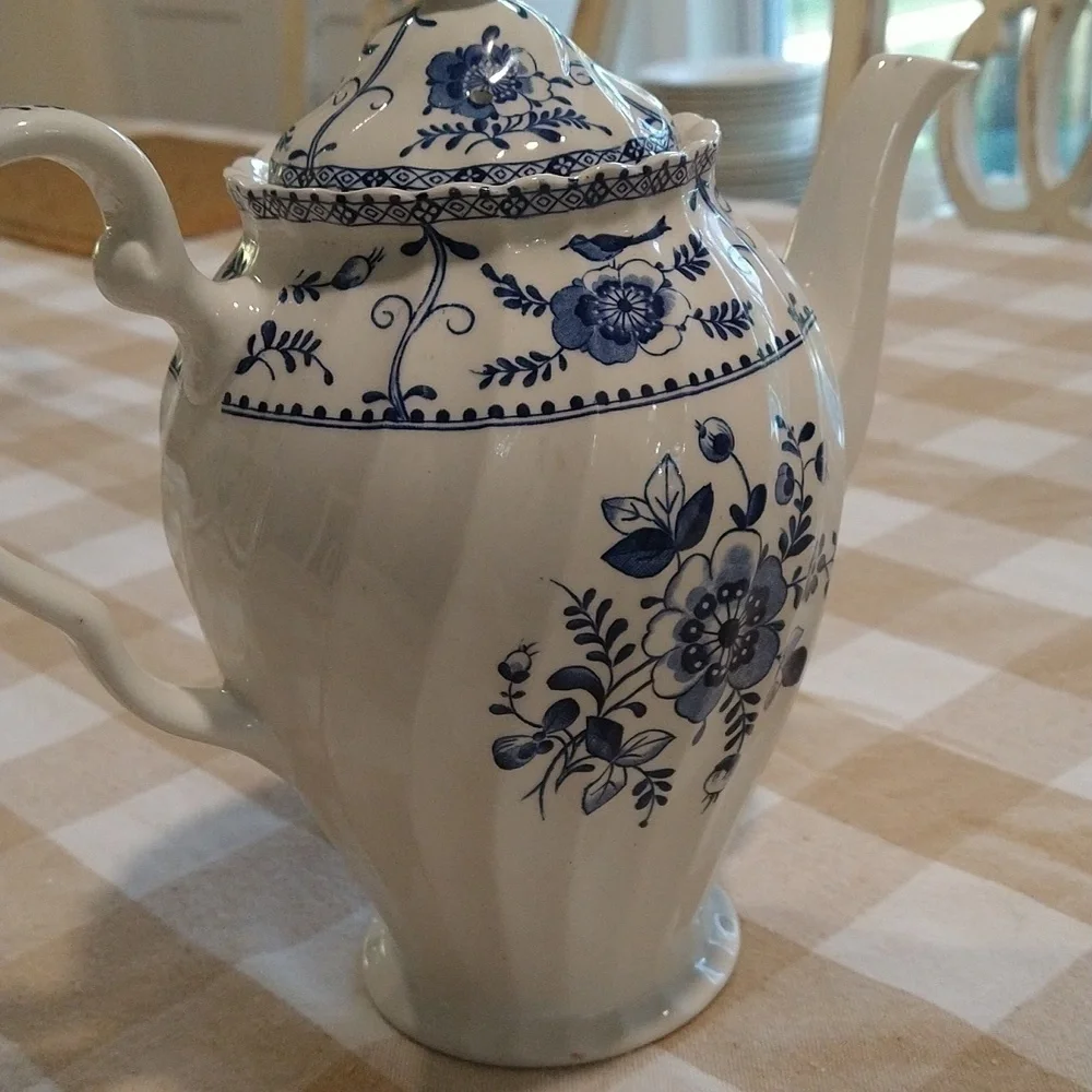 Coffee pot Indies Johnson Brothers English ironstone blue white transferware
